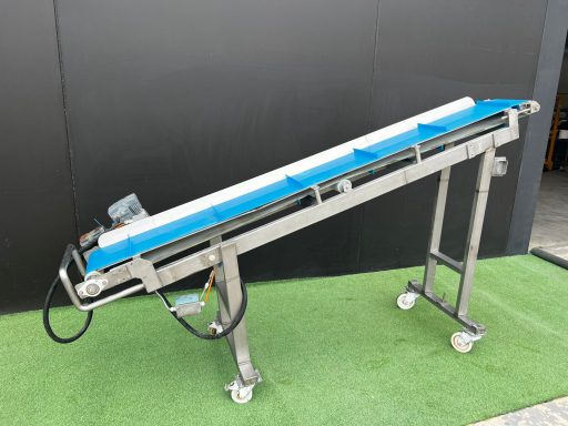 Cinta elevadora con separadores NN