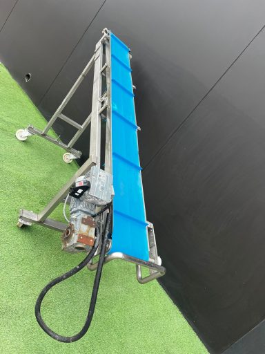 Cinta elevadora con separadores NN