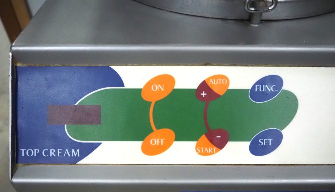Amasadora móvil para nata Bakon