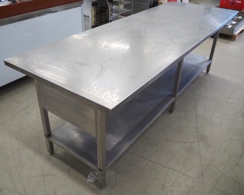 Mesa de acero inoxidable con balda y protector