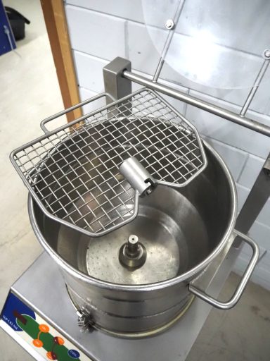 Amasadora móvil para nata Bakon